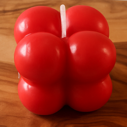 Geometrische bubbelvormige kaars